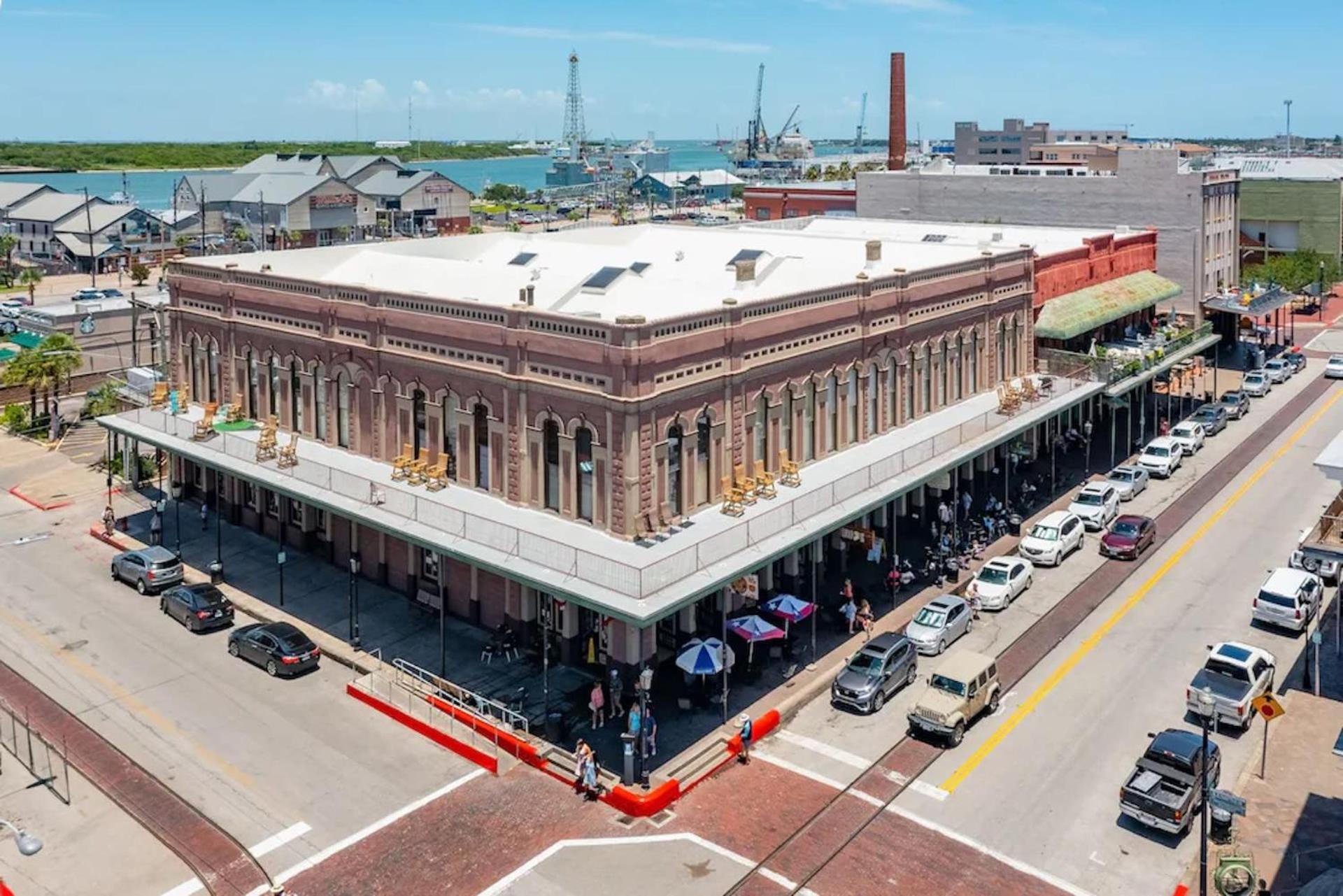 Historic Strand Lofts By 3Rd Coast Getaways Apartment Galveston Exterior photo