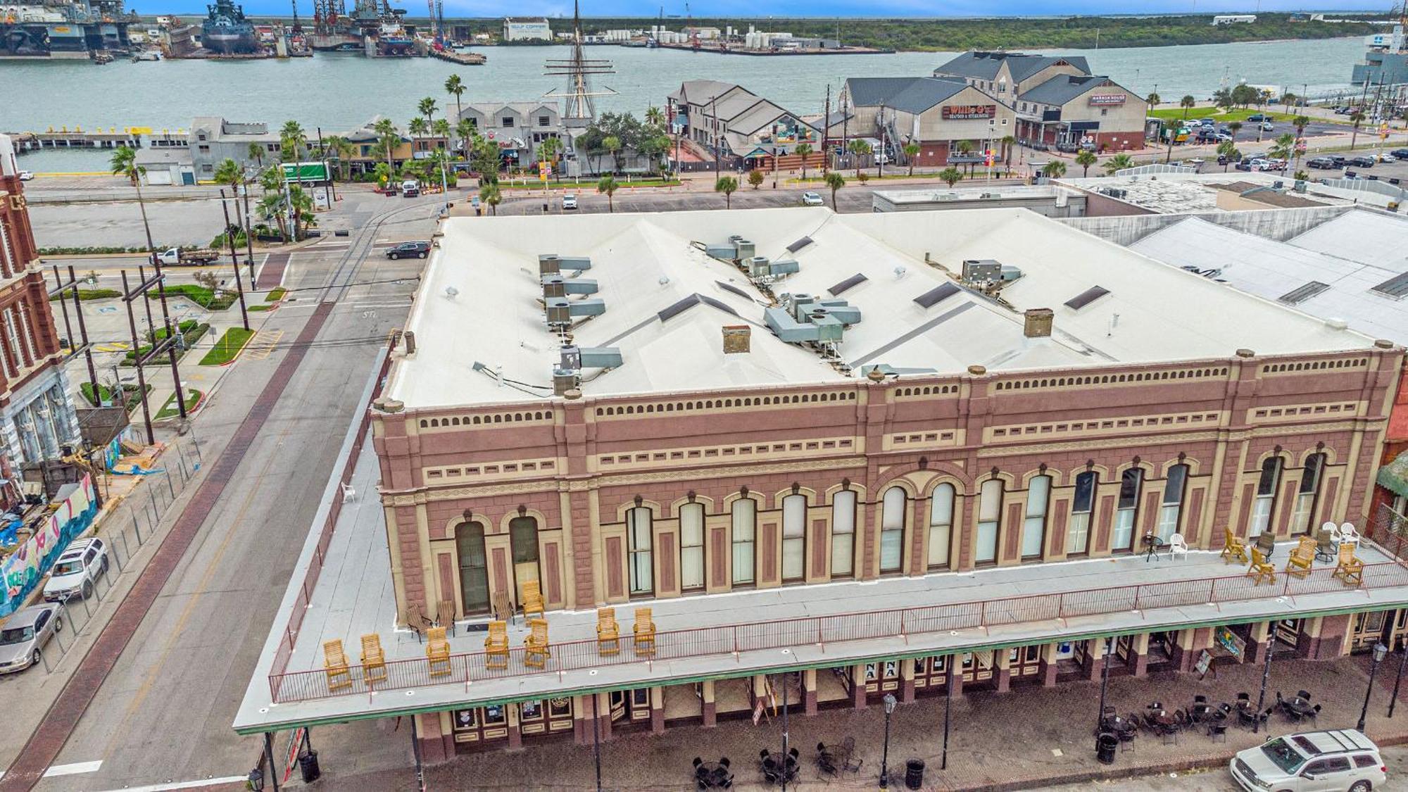 Historic Strand Lofts By 3Rd Coast Getaways Apartment Galveston Exterior photo